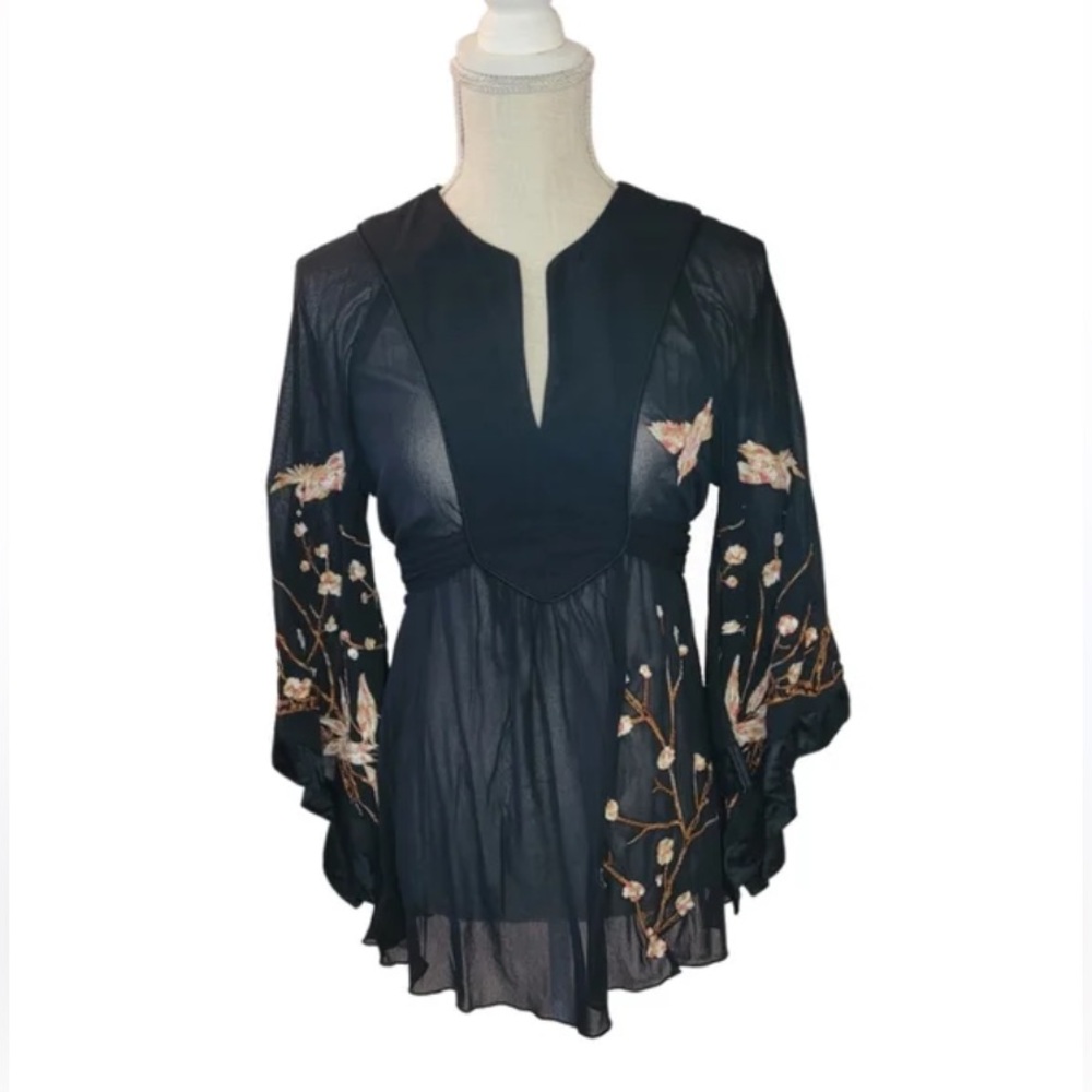 Express Black Floral Bird Kimono Sleeve Shirt In Excellent Condition